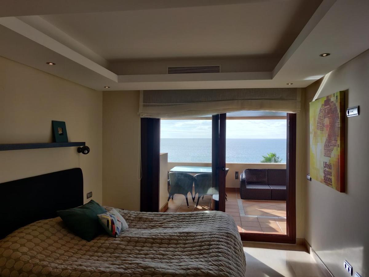 Bahia De La Plata Seafront Apartment Estepona Bagian luar foto