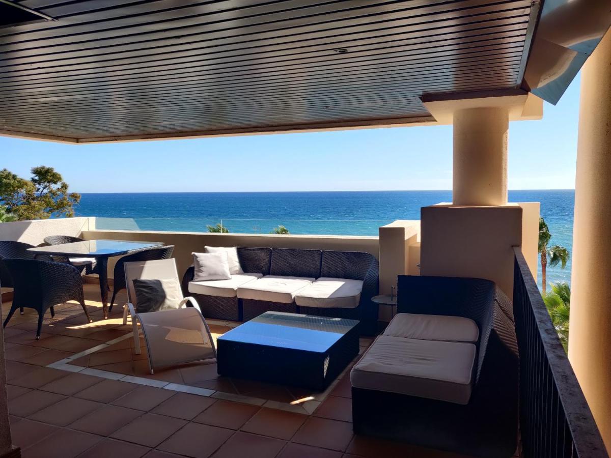 Bahia De La Plata Seafront Apartment Estepona Bagian luar foto